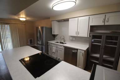 Main picture of 914 Summit Dr