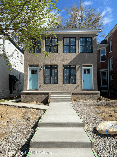 Main picture of 331 E Saint Catherine St