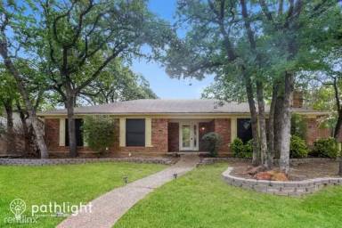 Main picture of 2819 Hedgeway Dr