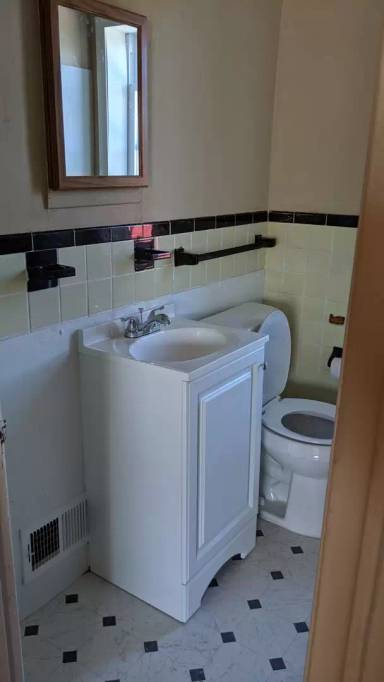 Main picture of 17507 Meyers Rd