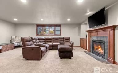 Main picture of 1112 Crown Pointe Cir