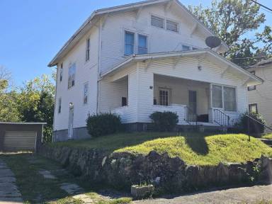 Main picture of 409 Stowers St