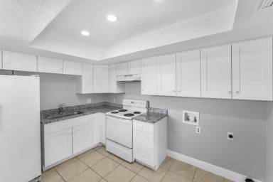 Main picture of 2935 SE 15th Pl