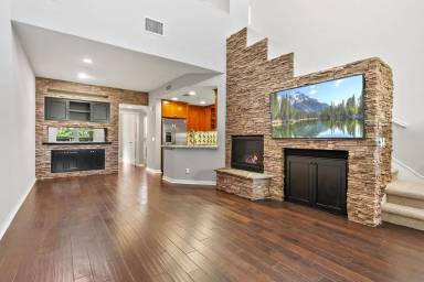 Main picture of 84 Meridian Dr