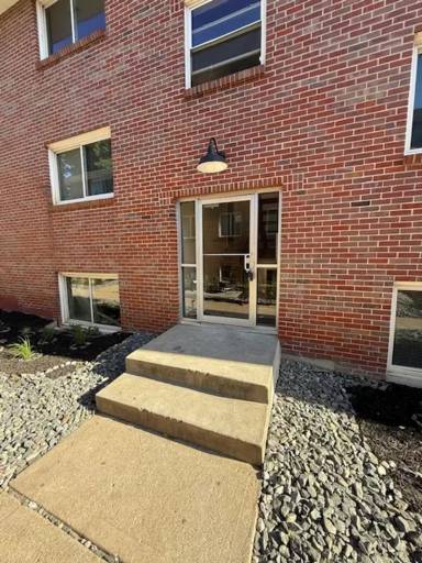 Main picture of 1330 S 30th Ave