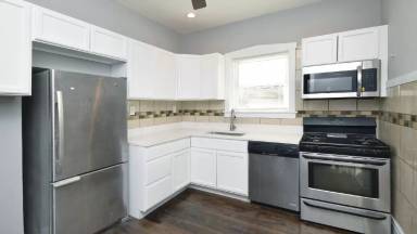 Main picture of 4821 W Cornelia Ave