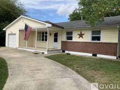 Main picture of 224 Twin Lakes Blvd