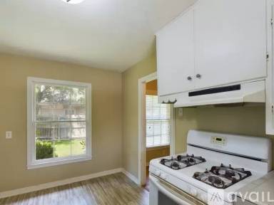 Main picture of 305 Bolton Ave