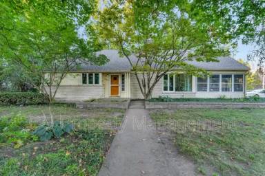 Main picture of 202 W Indiana Ave