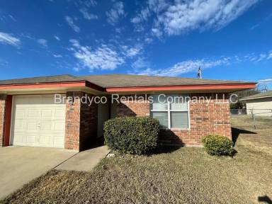 Main picture of 2205 Wright Way