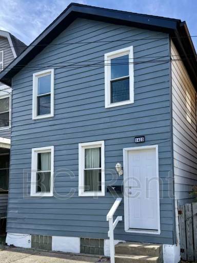 Main picture of 1423 9th Ave