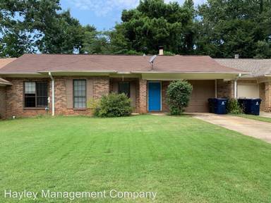 Main picture of 251 Ivy Ln