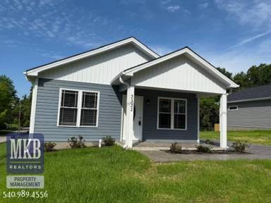 Main picture of 2322 Yeager Ave NE
