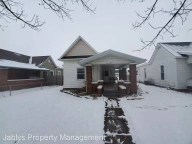 Main picture of 718 Main St