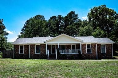 Main picture of 104 Dorchester Ln
