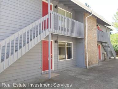 Main picture of 1105 S Woodlawn St