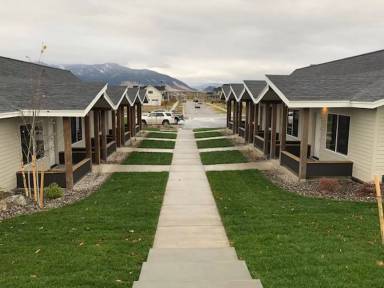 Main picture of 3263 Fen Way