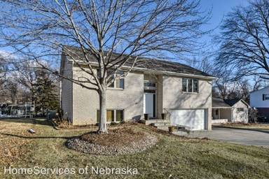 Main picture of 1736 S 52nd St
