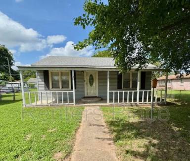 Main picture of 319 E Dawes Ave