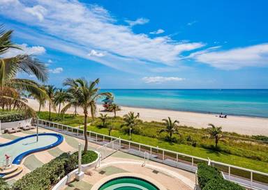 Main picture of Trump Royale Condo