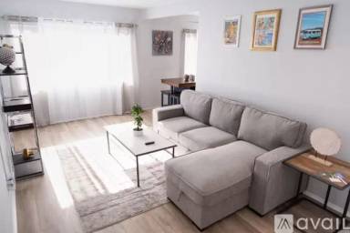 Main picture of 11249 Huston St