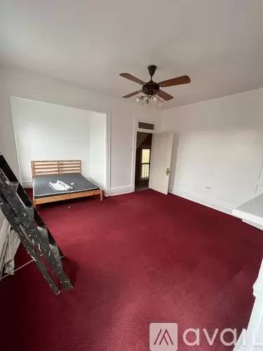 Main picture of 3235 Parkview Ave