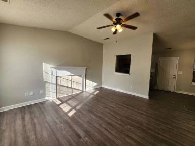 Main picture of 201 Graham Meadow Dr