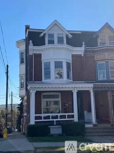 Main picture of 1428 W Union St