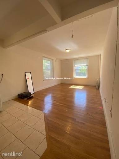Main picture of 2 Ellsworth Ave