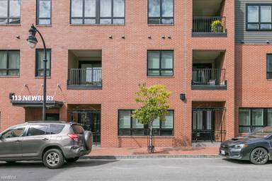 Main picture of 113 Newbury St