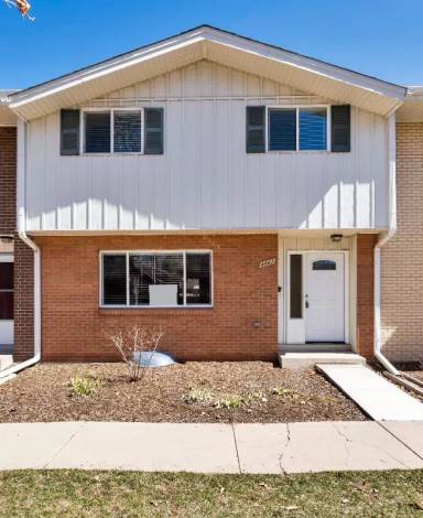 Main picture of 4042 S Yosemite St