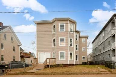 Main picture of 15 W Chestnut St