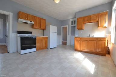 Main picture of 10 Brackett St