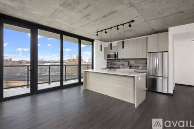 Main picture of 1456 W Randolph St