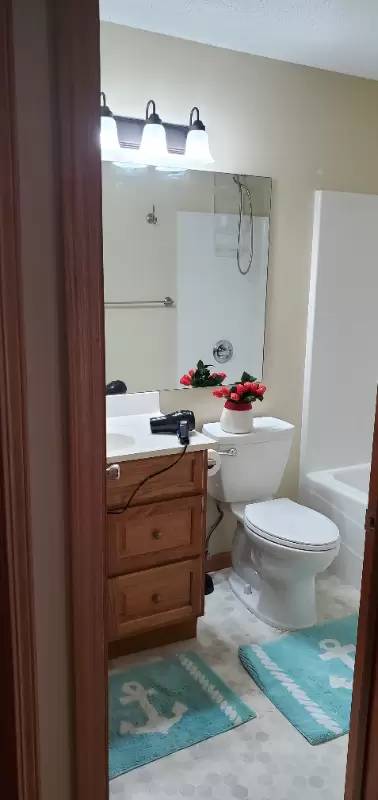 Main picture of 2407 Mailand Rd E