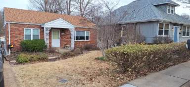 Main picture of 8516 S Laclede Station Rd