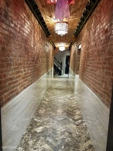 Main picture of 328 East 78th St