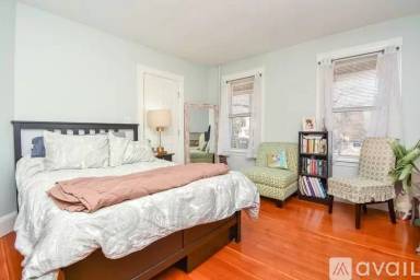 Main picture of 376 Washington St
