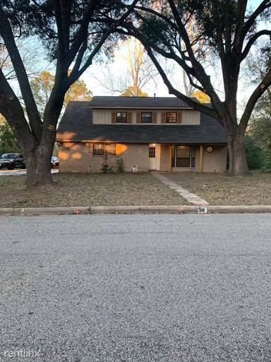 Main picture of 318 Elm St