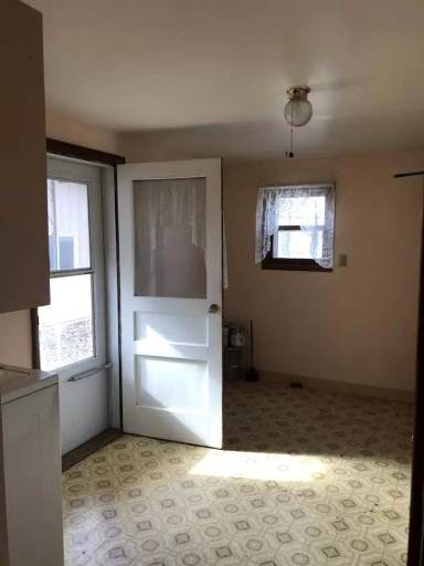 Main picture of 716 S Asp Ave