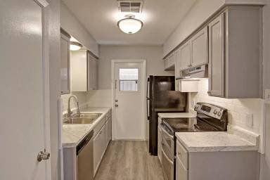 Main picture of 1947 Sean Dr