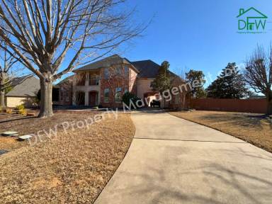 Main picture of 1205 Golden Gate Dr