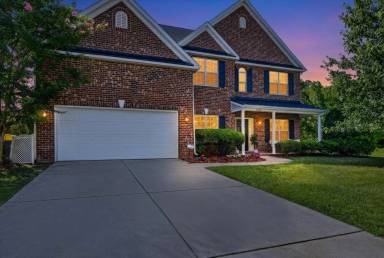 Main picture of 2258 Isaac St