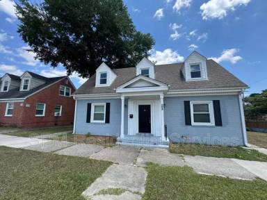 Main picture of 304 N 11th St