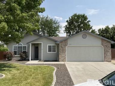 Main picture of 117 E Woodbury Dr