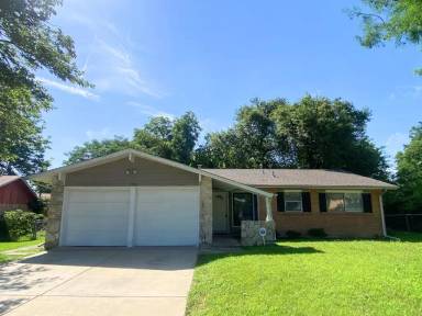 Main picture of 7924 Silverdale Dr