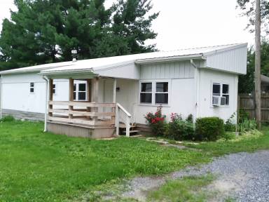 Main picture of 2237 New Holland Pike