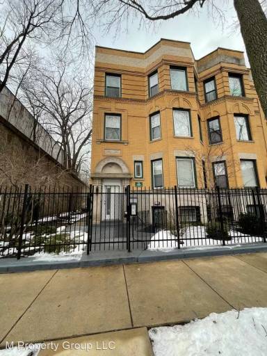 Main picture of 4003 S Calumet Ave