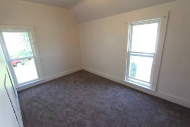 Main picture of 102 3rd Ave