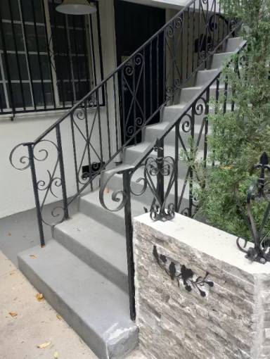 Main picture of 2471 Belgrave Ave